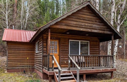 Lowman Cabin | Southfork Lodge Cabin 1