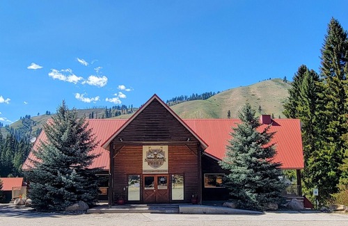 Lowman Cabin | Southfork Lodge Cabin 3