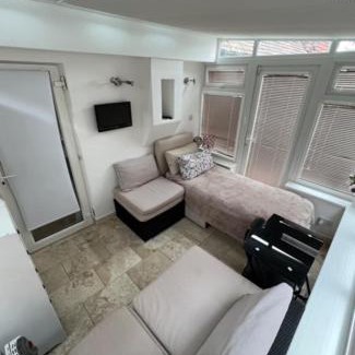 Brunswick Park House | Southgate Home Stay