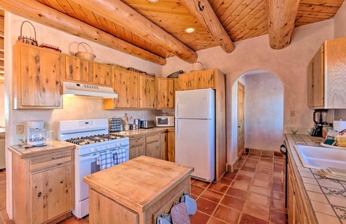 El Prado House | Southwest Home w/360-Degree Mtn View, Ski Nearby!
