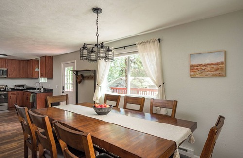 Bailey Cabin | Southwest Mountain Getaway w/Hot Tub & Game room, Pet-friendly
