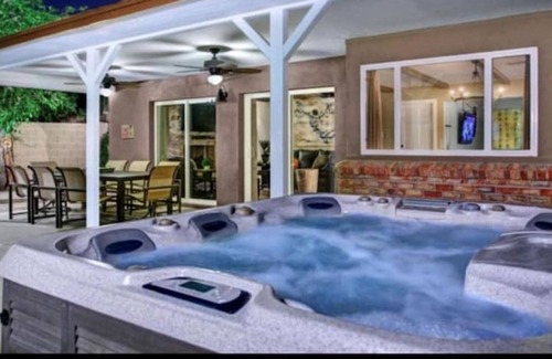 Scottsdale Highlands Five House | Southwest OT Oasis | Heated Pool | 5 Bdrm | 2 Mstr