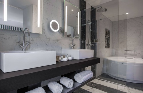 Carcassonne Hotel | SOWELL COLLECTION Hôtel du Roi & SPA