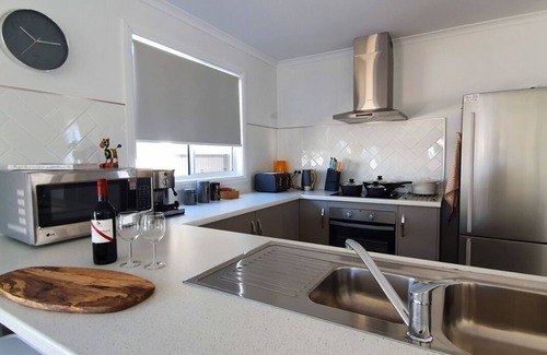 Encounter Bay House | Spa Encounters by the Bay - Soak, Play, Relax, Unwind and Enjoy