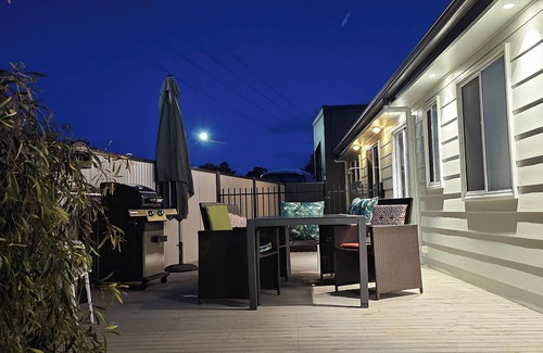 Encounter Bay House | Spa Encounters by the Bay - Soak, Play, Relax, Unwind and Enjoy