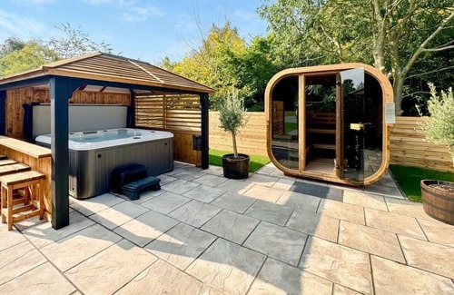 Raywell Ski Chalet | Spa Escape (Pet Garden)