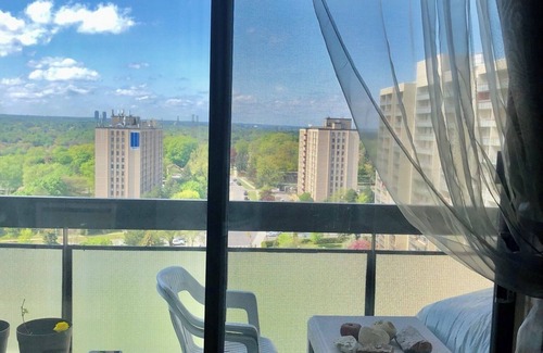 The Peanut Condo | Spacious 1-bedroom condo very close to North York centre