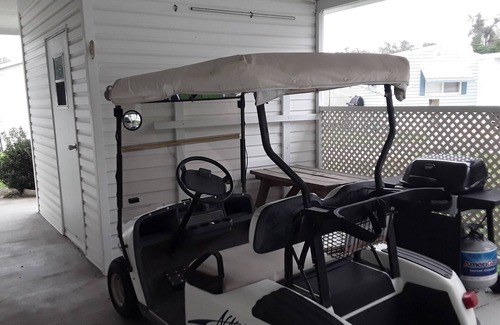 Lake County House | Spacious 1-bedroom mobile home on Lake Harris in Leesburg with WiFi, AC