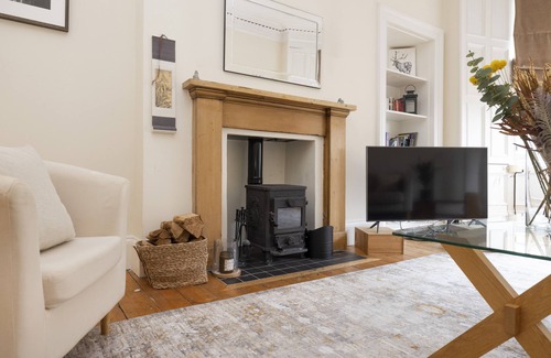 Bruntsfield Apartment | Spacious 1-BR Flat near Meadows and city centre