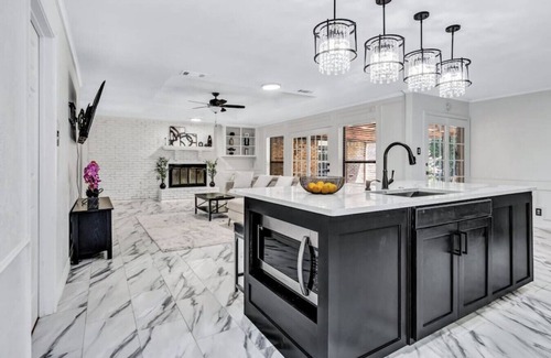 Garland House | Spacious 1 Story Home: Game Room, Grill, Patio