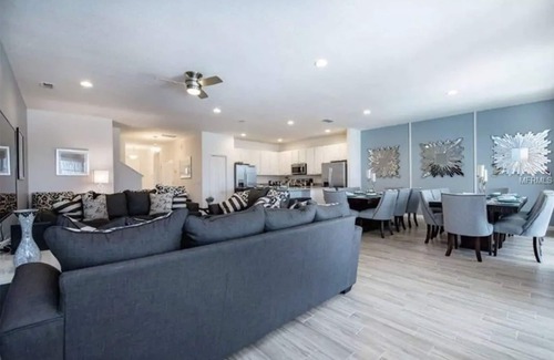 Sunridge Woods House | ⭐Spacious 10-BR Family Retreat Near Disney, Solterra Resort - Pool Spa, Game