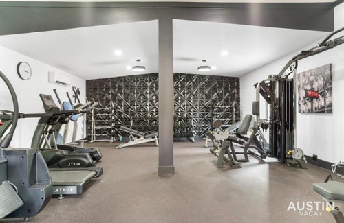 Brentwood Apartment | Spacious 2 Apt Combo Sleeps 12 Pool and Pets