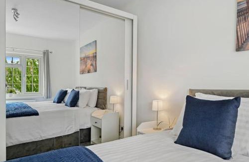 North Acton Apartment | Spacious 2-Bed Flat, Acton