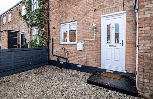 Tilbury House | Spacious 2 Bed House with Enclosed garden