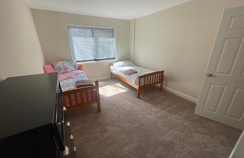 West Hyattsville Apartment | Spacious 2 bedroom in Chevy chase