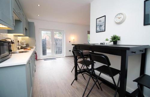 Cathays Apartment | Spacious 2 Bedroom Apartment with Free parking