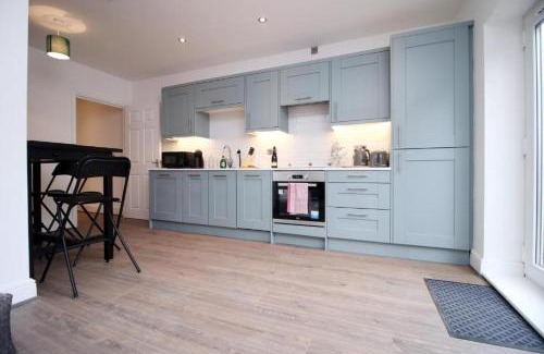 Cathays Apartment | Spacious 2 Bedroom Apartment with Free parking