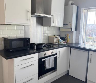 Newcastle-upon-Tyne Apartment | Spacious 2 bedroom flat in Newcastle w Free parking
