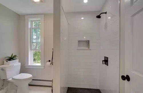 Winter Hill Apartment | Spacious 2-Bedroom in Somerville
