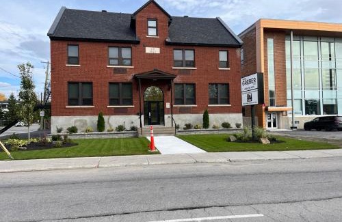 Downtown Gatineau Apartment | Spacious 2 Bedroom Loft Apt #7