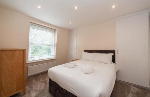 Stratford Apartment | Spacious 2 Bedroom Maisonette in Stratford