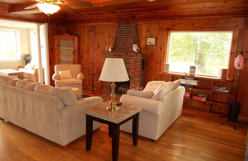 Raymond House | Spacious 2 Bedroom Summer Home on Picturesque Panther Pond