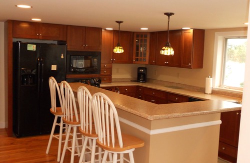 Raymond House | Spacious 2 Bedroom Summer Home on Picturesque Panther Pond