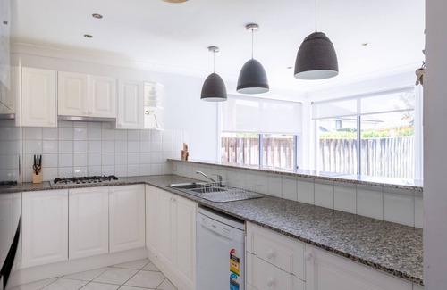 Warriewood House | Spacious 2 storey, 4 bedroom house in the heart of the Northern Beaches.