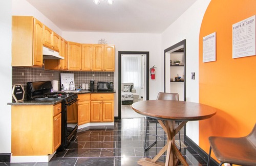 Linden Apartment | Spacious 2BR 10min to EWR, 30 min to NYC