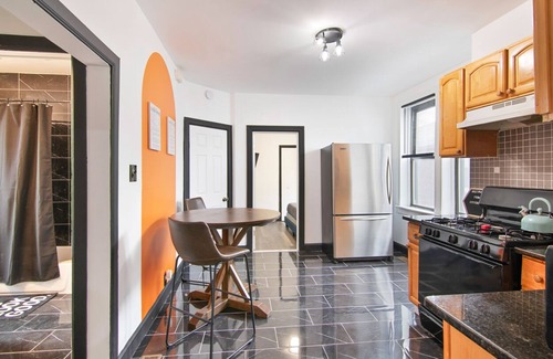 Linden Apartment | Spacious 2BR 10min to EWR, 30 min to NYC