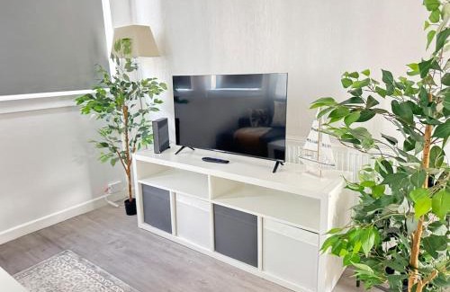 Joppa Apartment | Spacious 2BR Home by Portobello Beach