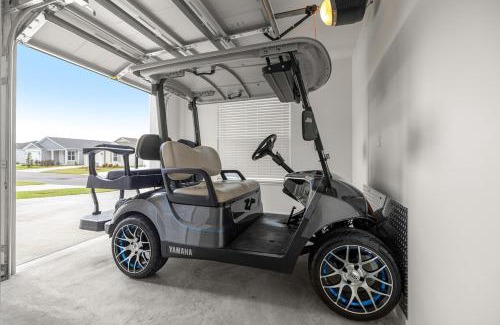 Sumter County House | Spacious 2BR in The Villages With Golf Cart and King Bed