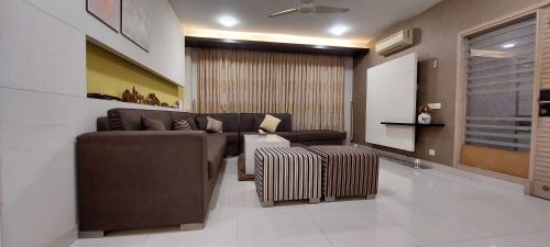 Gulshan-e-Iqbal Villa | Spacious 2BR Portion with Rooftop Gulshan e Iqbal Block 7