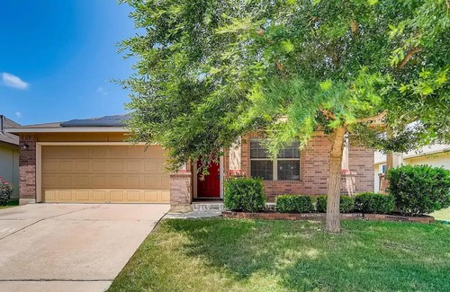 Austin House | Spacious 3-Bed, 2-Bath Home in Austin Fully Furnished & Move-In Ready!