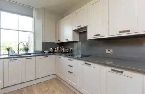 Marchmont Apartment | Spacious 3 bed home in Marchmont (Sleeps 6+2)