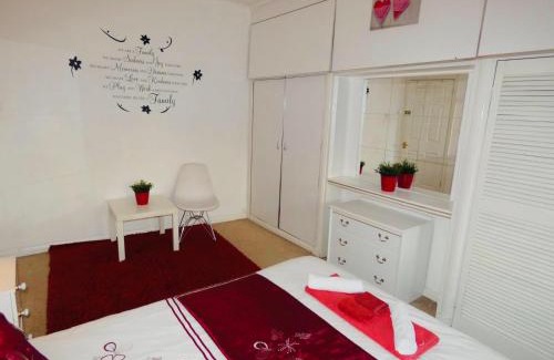 Ashburton House | SPACIOUS 3 BED HOUSE WITH PARKING & GOOD TRANSPORT