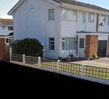 Penrhyn Bay House | Spacious 3 Bed House in Penrhyn Bay Llandudno