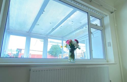 Penrhyn Bay House | Spacious 3 Bed House in Penrhyn Bay Llandudno