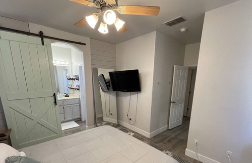 West Sacramento House | Spacious 3 bedroom 2 bath house. Quiet cul-de-sac, 15 minutes from downtown.