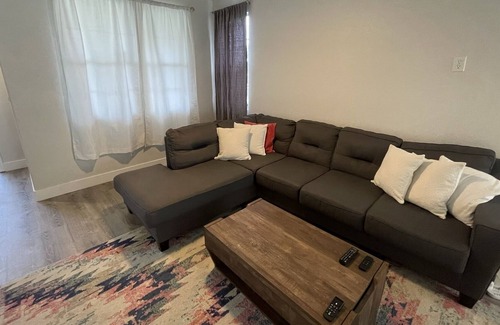 West Sacramento House | Spacious 3 bedroom 2 bath house. Quiet cul-de-sac, 15 minutes from downtown.