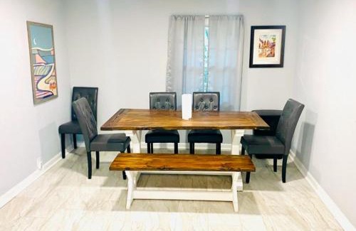 Charleston County House | Spacious 3 Bedroom , 1 Bath House Pet friendly