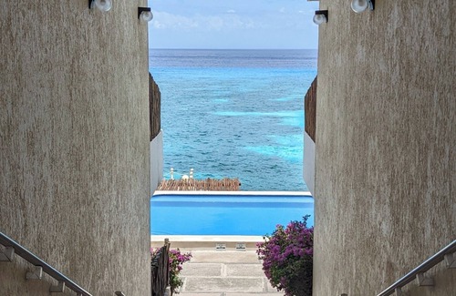 San Miguel Apartment | Spacious 3-Bedroom Beachfront Penthouse in Cozumel! - 15 min walk from downtown!