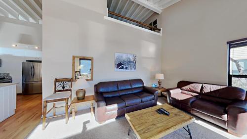 Mammoth Lakes Apartment | Spacious 3 Bedroom Condo with Loft!