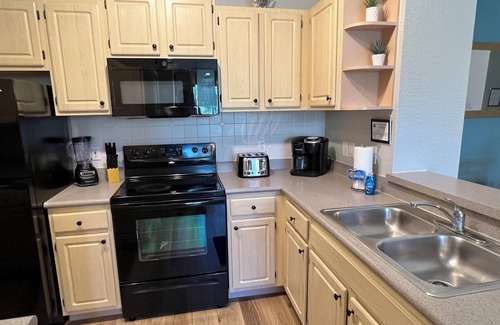 Lindfields Condo | Spacious 3-bedroom condo with WiFi, AC in lovely Kissimmee near Disney world