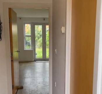 Darwin House | Spacious 3 bedroom house minutes from Biggin Hill Airport