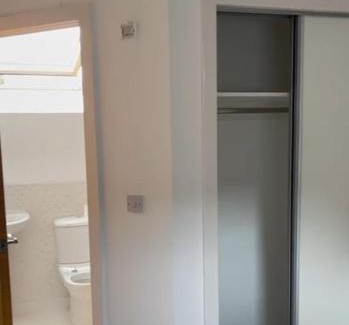 Darwin House | Spacious 3 bedroom house minutes from Biggin Hill Airport
