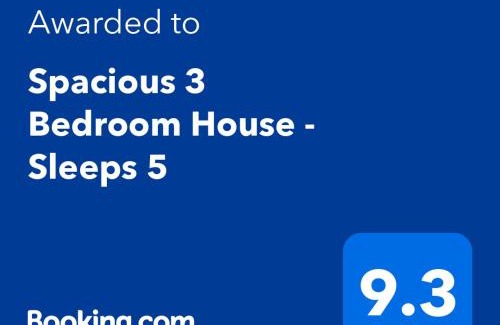 Irlam Apartment | Spacious 3 Bedroom House - Sleeps 5