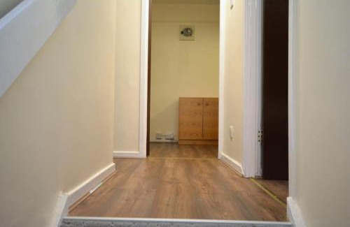 Custom House House | Spacious 3 Bedroom House in Beckton London