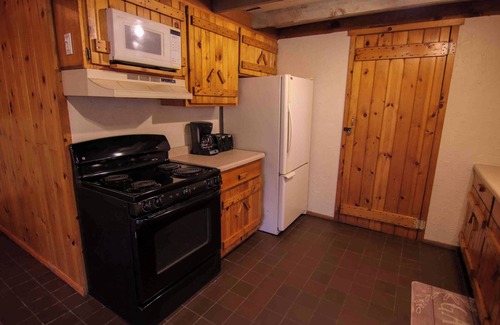 Athelstane Cabin | Spacious 3-bedroom Lodge nestled into the Northwoods. river access!
