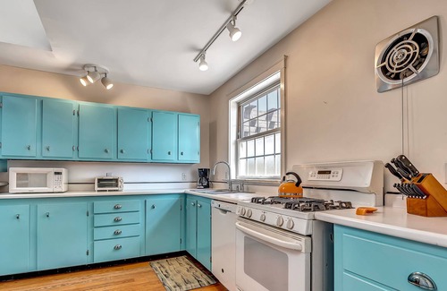 Boothbay House | Spacious 3 Bedroom Retreat with Yard, Damariscotta River View, and Dock Access